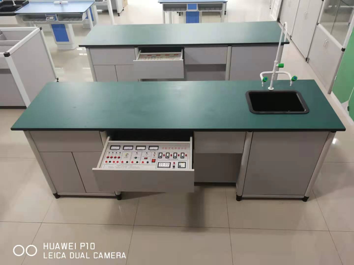 教師演示台準備台（tái）