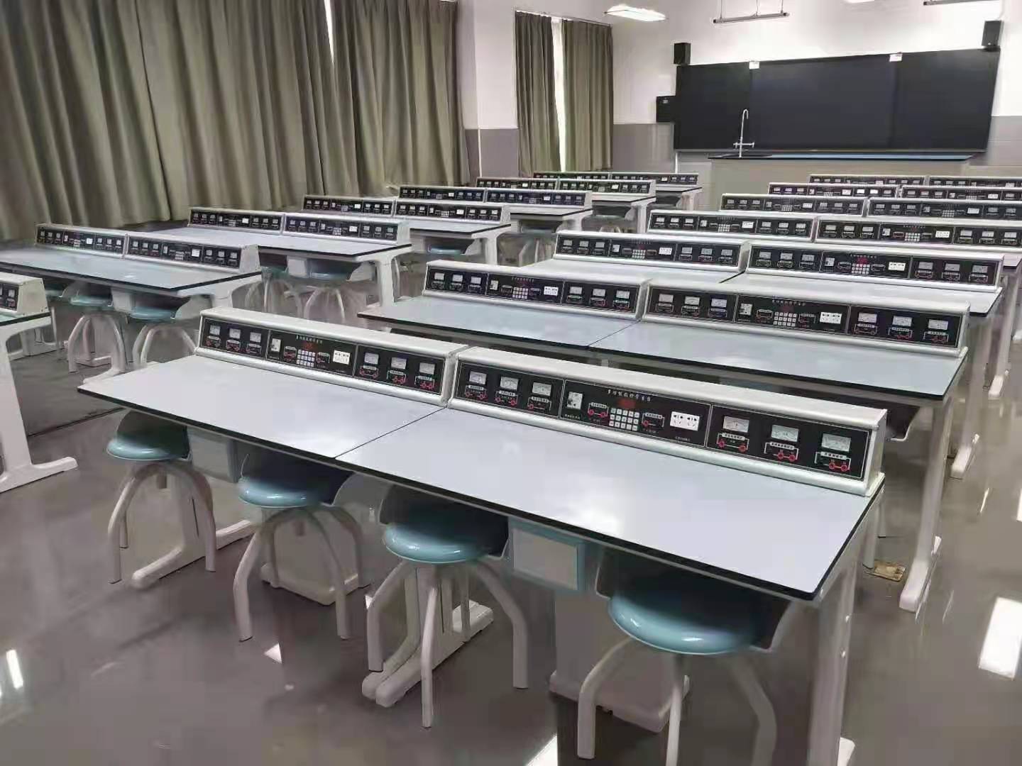 初高中理化生新型實驗（yàn）室