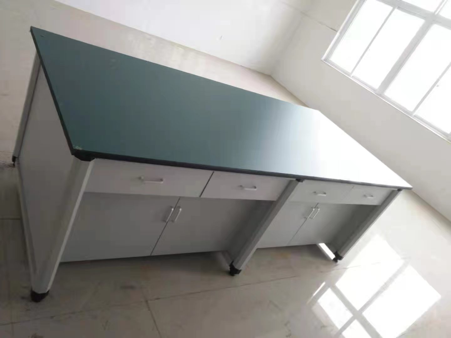 教師演示台準備台